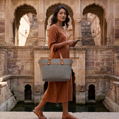 The Pebble & Amber Everyday Structured Tote